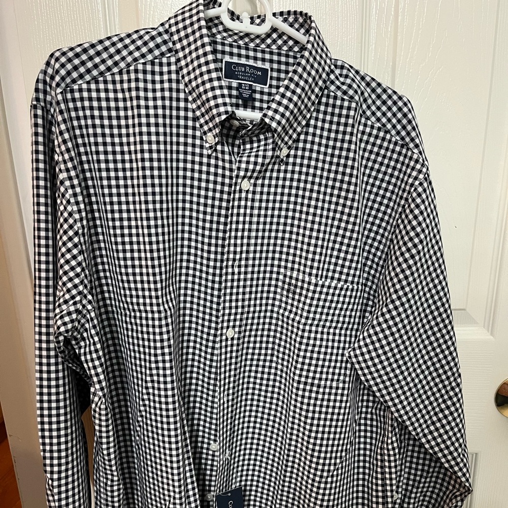 ClubRoom performance traveler shirt. Navy Gingham. New w/ tags $18. 16.5/32-33